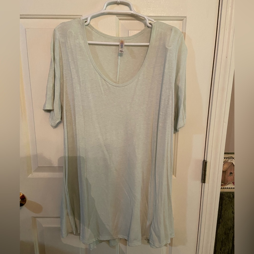 ⭐️2/10$ Lularoe Perfect T